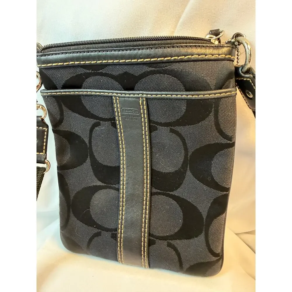 Coach Signature jacquard Crossbody Bag 4680 blsck Canvas Leather Trim Authentic - Picture 3 of 7